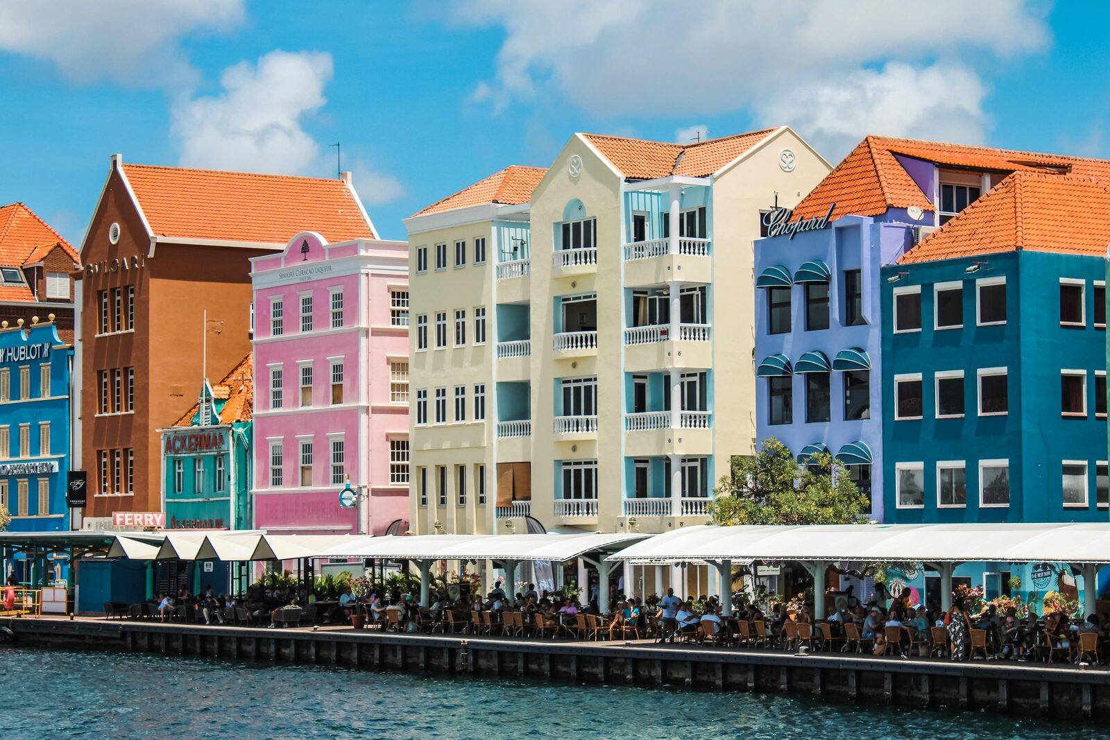 Colorful Handelskade in Willemstad